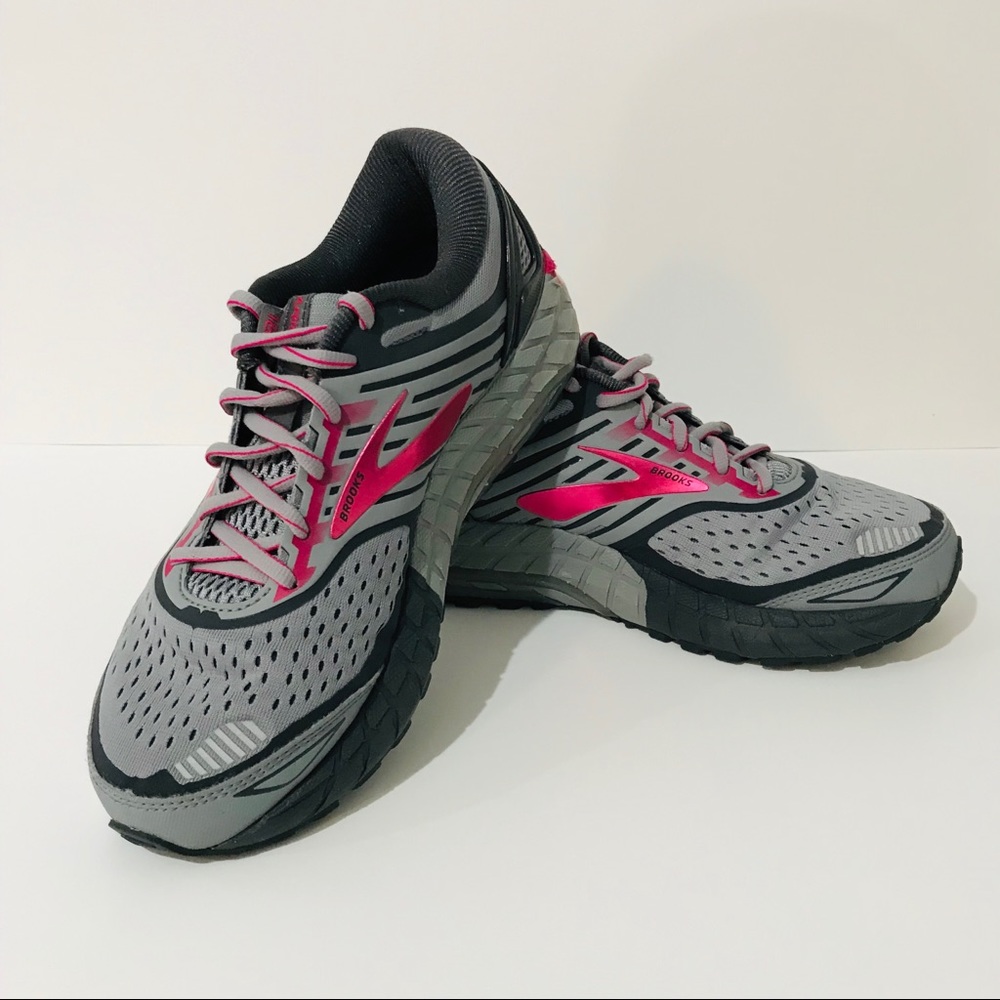 Brooks Ariel 18